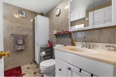 2915 Tulip Avenue, Baldwin, NY 11510 - Photo 19