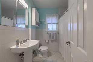 238 James St, Franklin Square, NY 11010 - Photo 7
