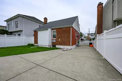 238 James Street, Franklin Square, NY 11010 - Photo 21