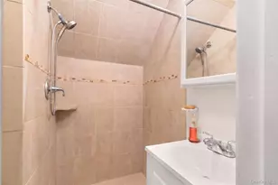 228 W Riviera Dr, Lindenhurst, NY 11757 - Photo 17