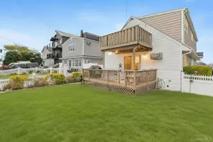228 W Riviera Dr, Lindenhurst, NY 11757 - Photo 21