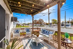 228 W Riviera Dr, Lindenhurst, NY 11757 - Photo 9