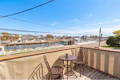 228 W Riviera Drive, Lindenhurst, NY 11757 - Photo 15
