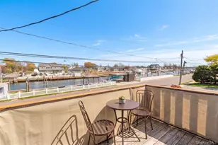 228 W Riviera Dr, Lindenhurst, NY 11757 - Photo 15