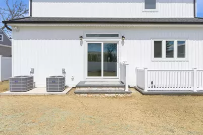 3690 Lufberry Avenue, Wantagh, NY 11793 - Photo 7