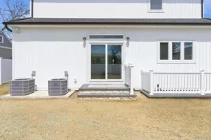 3690 Lufberry Ave, Wantagh, NY 11793 - Photo 7