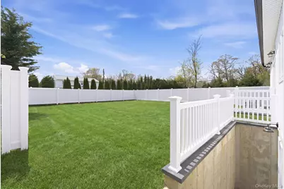 3690 Lufberry Avenue, Wantagh, NY 11793 - Photo 5