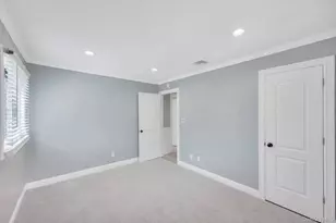 10 Evelyn Dr, Bethpage, NY 11714 - Photo 15