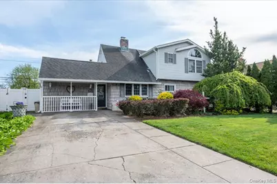 253 Blacksmith Road S, Levittown, NY 11756 - Photo 1