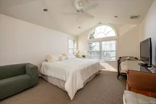 253 Blacksmith Rd S, Levittown, NY 11756 - Photo 11