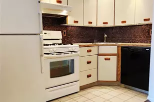71-09 Juniper Valley Rd, Middle Village, NY 11379 - Photo 5