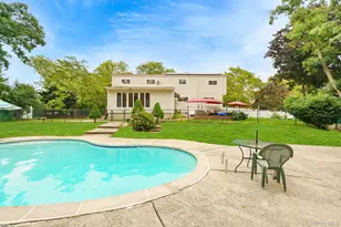 2 Village Dr W, Dix Hills, NY 11746 - Photo 33
