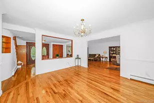 2 Village Dr W, Dix Hills, NY 11746 - Photo 9