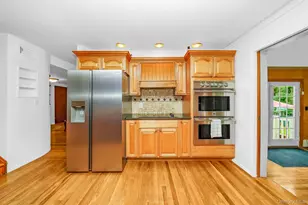 2 Village Dr W, Dix Hills, NY 11746 - Photo 13
