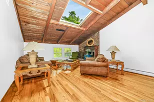 2 Village Dr W, Dix Hills, NY 11746 - Photo 17