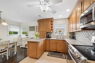 275 Violet St, Massapequa Park, NY 11762 - Photo 11