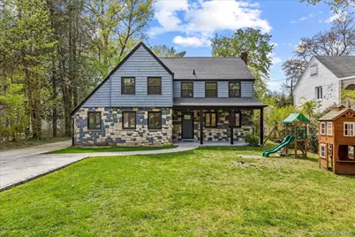 11 Brook Lane, Great Neck, NY 11023 - Photo 1