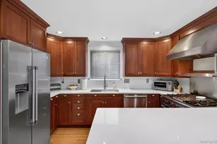 14 Franklin Ave, Glen Cove, NY 11542 - Photo 13