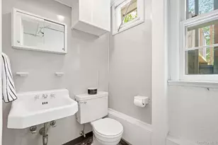 45 Runyon Pl, Scarsdale, NY 10583 - Photo 11