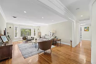 31 Edgemere Dr, Searingtown, NY 11507 - Photo 3