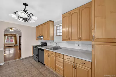 642 Edison Avenue, Bronx, NY 10465 - Photo 11