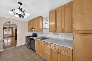 642 Edison Ave, Bronx, NY 10465 - Photo 11