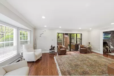 7 Stepping Stone Crescent, Dix Hills, NY 11746 - Photo 5