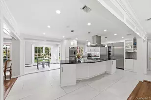 7 Stepping Stone Crescent, Dix Hills, NY 11746 - Photo 9