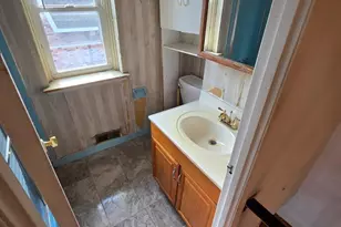 16-11 Plainview Ave, Far Rockaway, NY 11691 - Photo 9