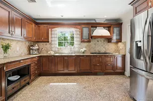 1 Kissam Ln, Glen Head, NY 11545 - Photo 15