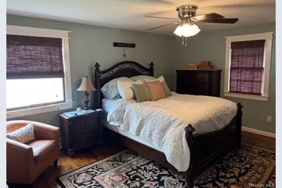 1917 Jackson Avenue, West Islip, NY 11795 - Photo 27