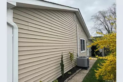 1917 Jackson Avenue, West Islip, NY 11795 - Photo 33