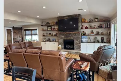 1917 Jackson Avenue, West Islip, NY 11795 - Photo 13