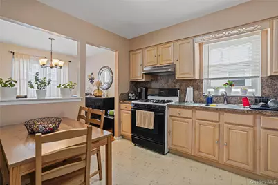 88-56 Aubrey Avenue, Glendale, NY 11385 - Photo 31