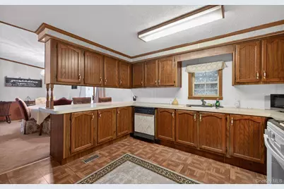 638 Fresh Pond Avenue #375, Calverton, NY 11933 - Photo 9