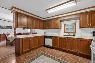 638 Fresh Pond Ave, Calverton, NY 11933 - Photo 9