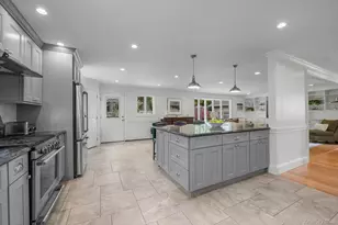 33 Poplar Pl, Port Washington, NY 11050 - Photo 13