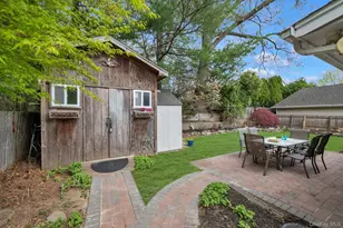 33 Poplar Pl, Port Washington, NY 11050 - Photo 27