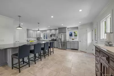33 Poplar Place, Port Washington, NY 11050 - Photo 11