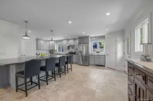 33 Poplar Pl, Port Washington, NY 11050 - Photo 11