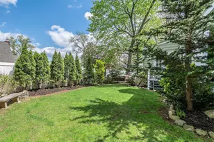 3 Duke Pl, Glen Cove, NY 11542 - Photo 35