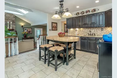 3 Duke Place, Glen Cove, NY 11542 - Photo 9