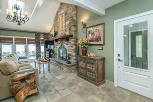 3 Duke Pl, Glen Cove, NY 11542 - Photo 5