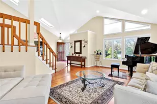 11 Bonnie Lynn Ct, Roslyn, NY 11576 - Photo 5