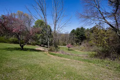 32 Cole Road, Pleasant Valley, NY 12569 - Photo 9