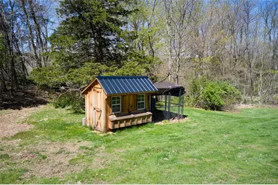32 Cole Road, Pleasant Valley, NY 12569 - Photo 11