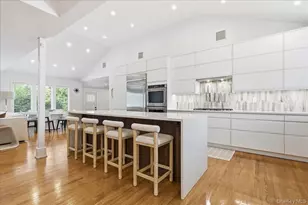 31 Chelsea Dr, Syosset, NY 11791 - Photo 7