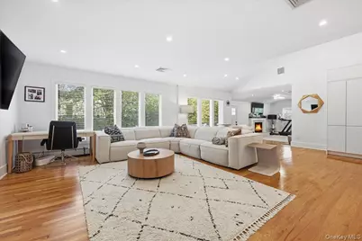 31 Chelsea Drive, Syosset, NY 11791 - Photo 13