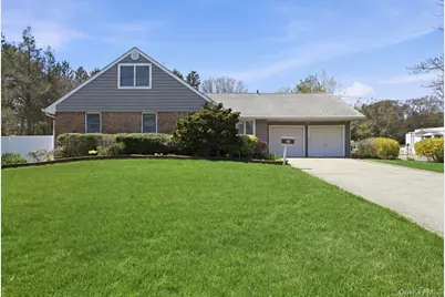 31 Chelsea Drive, Syosset, NY 11791 - Photo 1
