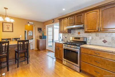 145 Bishop Lane, Holbrook, NY 11741 - Photo 5